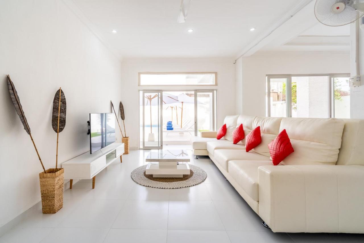 Luxury Minimalist Villa White Angel In Seminyak Exteriör bild