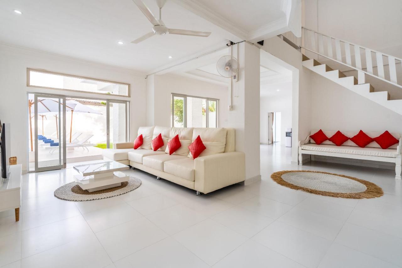 Luxury Minimalist Villa White Angel In Seminyak Exteriör bild